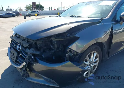 2018 Mazda Mazda3 Sport из США, поврежденный, VIN 3MZBN1K75JM171686